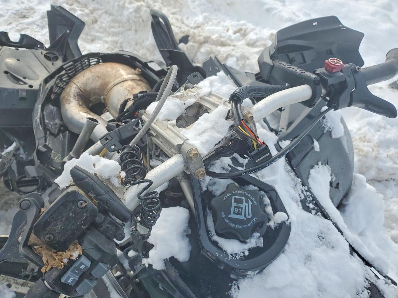 2016 Skidoo 2016 Skidoo Snowmobile