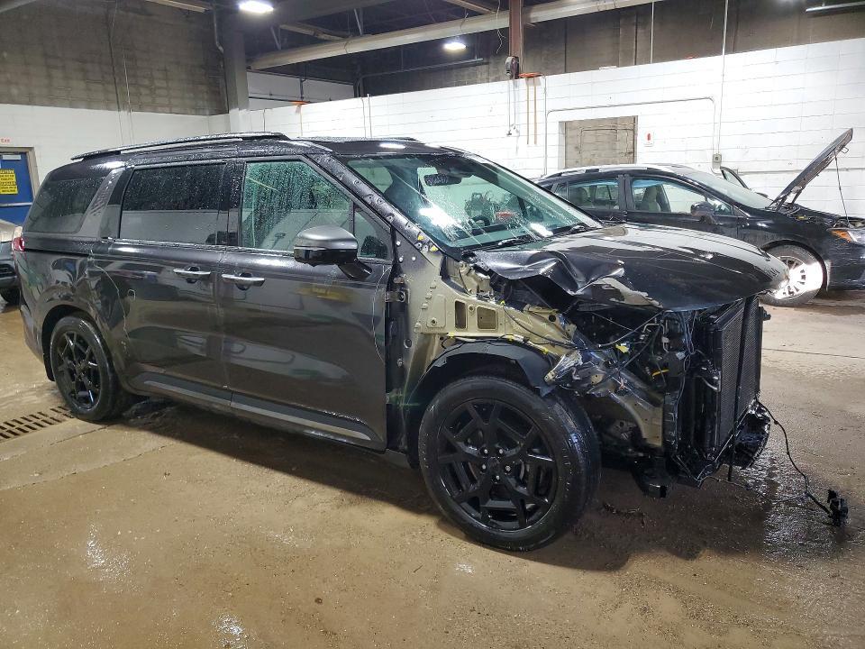 2025 KIA Carnival sx