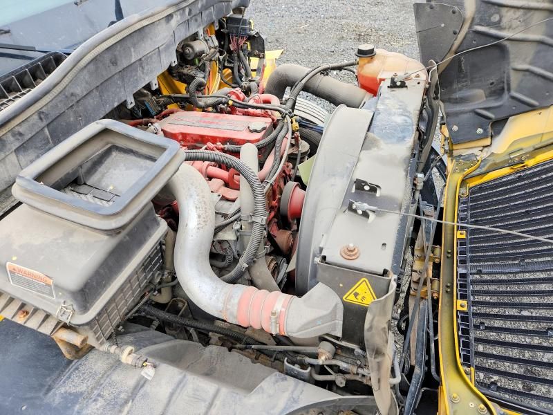 2022 International MV607 BOX Truck