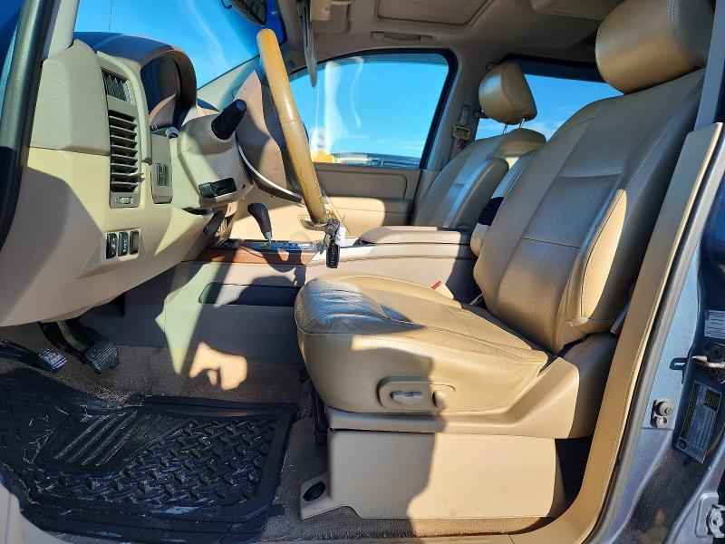 2011 Nissan Titan s