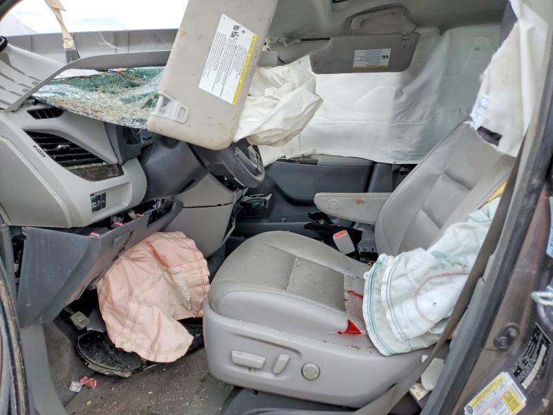 2018 Toyota Sienna xle