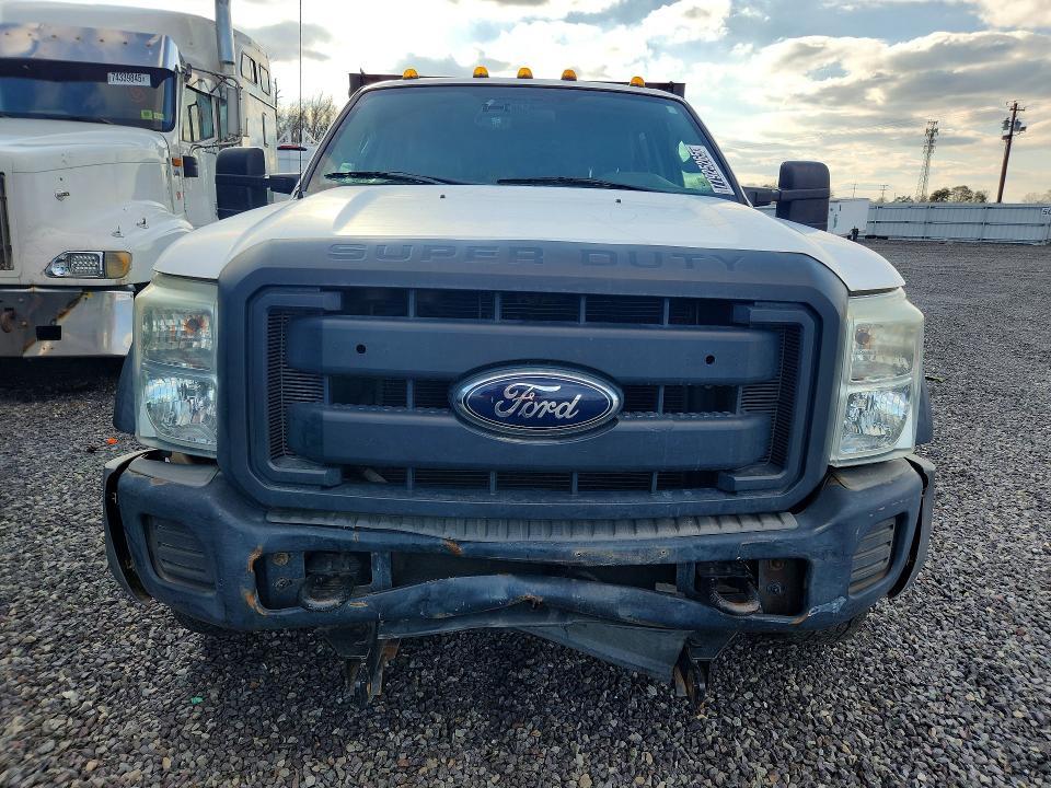 2015 Ford F450 Super Duty Flatbed Truck