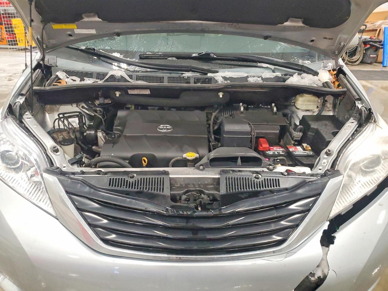 2014 Toyota Sienna le 7-passenger