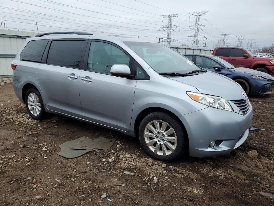 2016 Toyota Sienna xle Premium 7-passenger