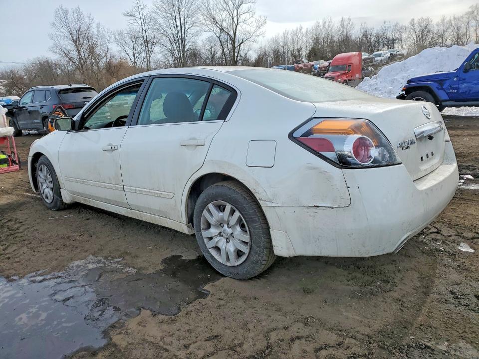 2012 Niss Altima Base