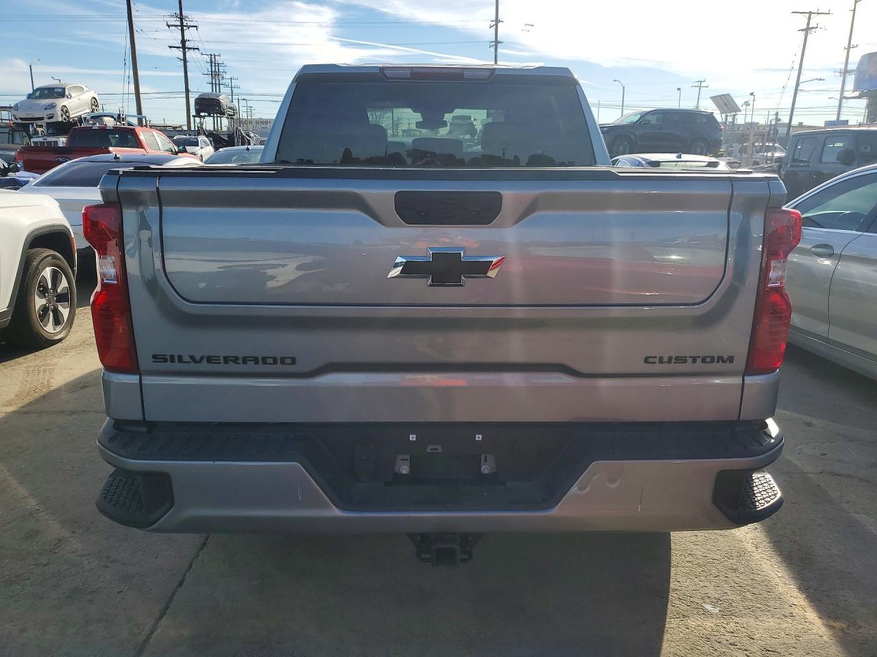 2025 Chevrolet Silverado C1500 Custom