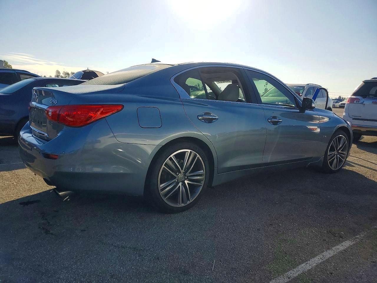 2016 Infiniti Q50 Premium