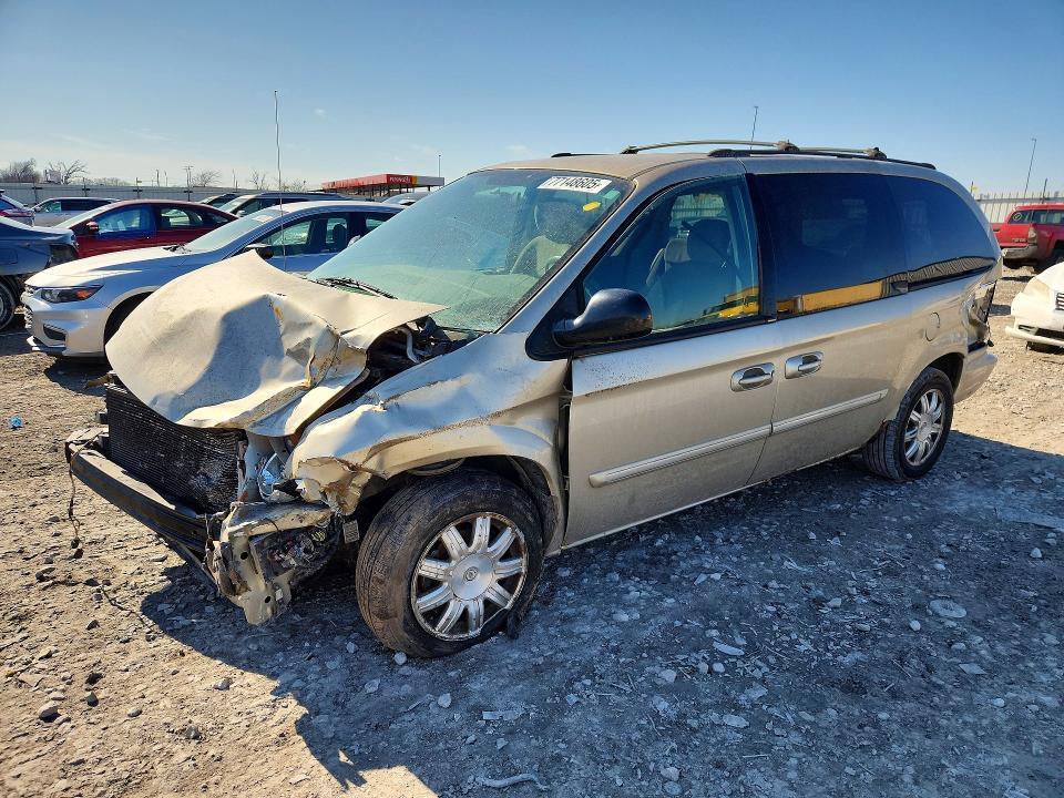 2005 Chrysler Town & Country Touring