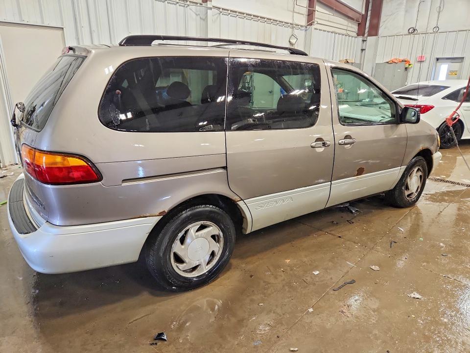 1999 Toyota Sienna xle