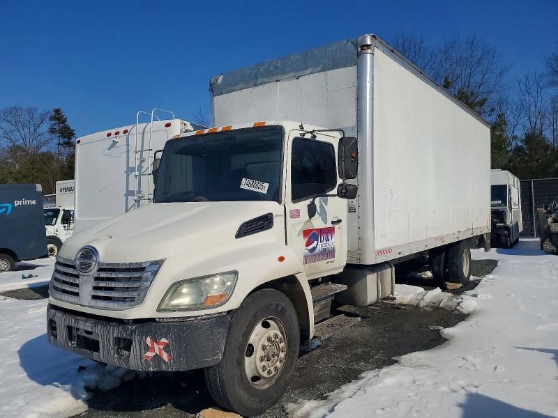 2007 Hino 268 BOX Truck
