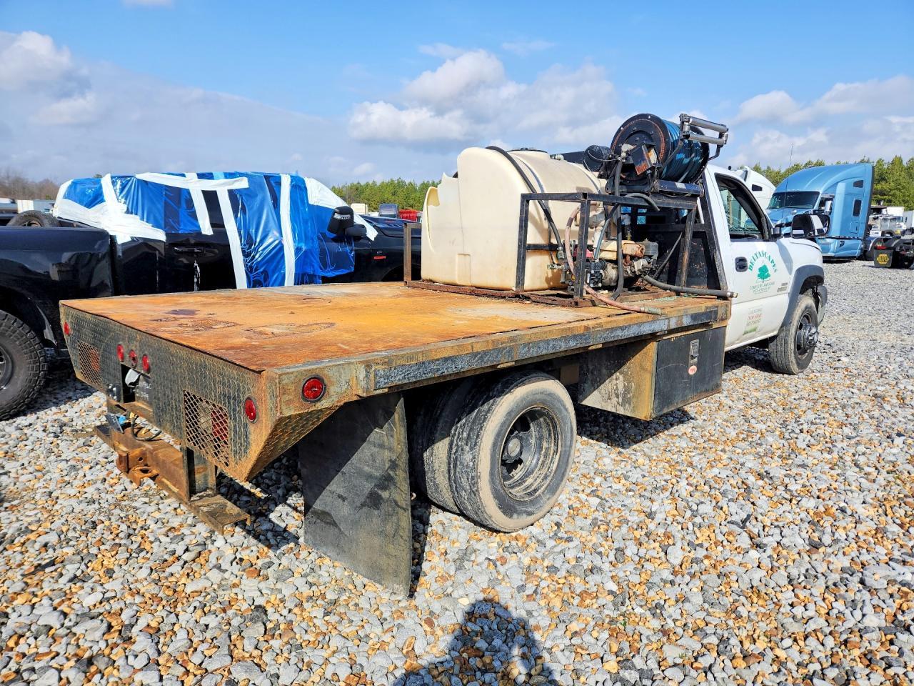 2007 Chevrolet Silverado Flatbed Truck