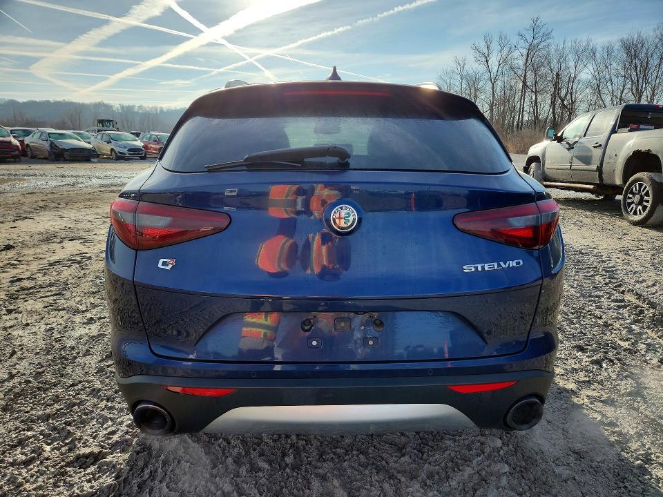 2018 Alfa Romeo Stelvio ti Sport