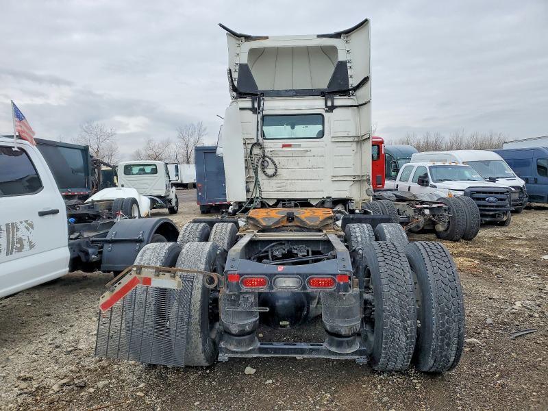 2022 Volvo Vnr Semi Truck