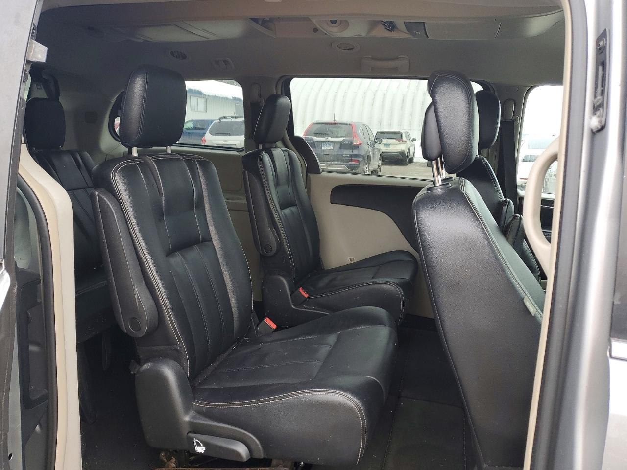 2015 Chrysler Town & Country Touring