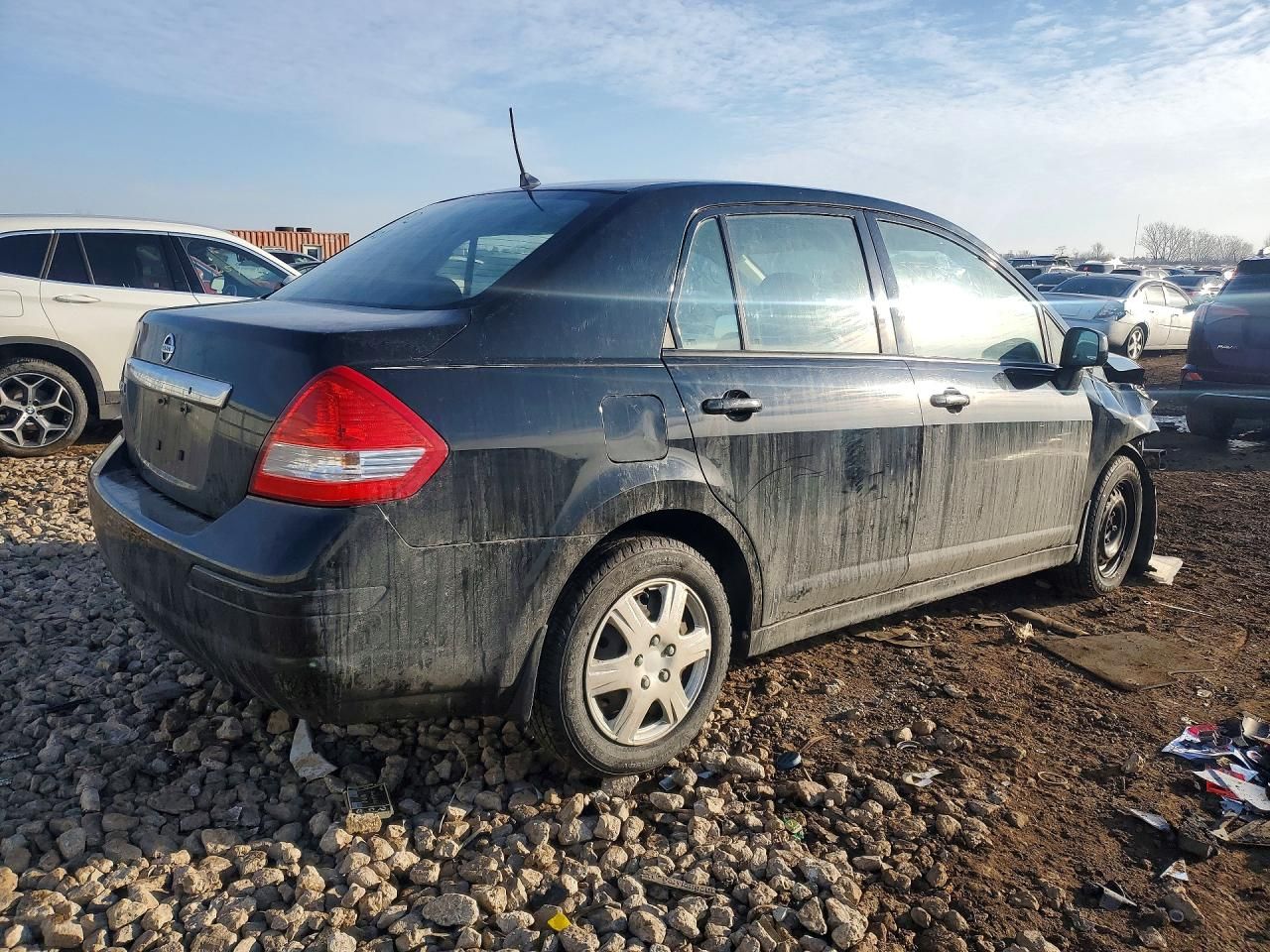 2011 Nissan Versa 1.8 s