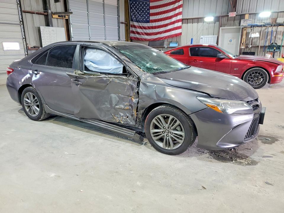 2016 Toyota Camry se