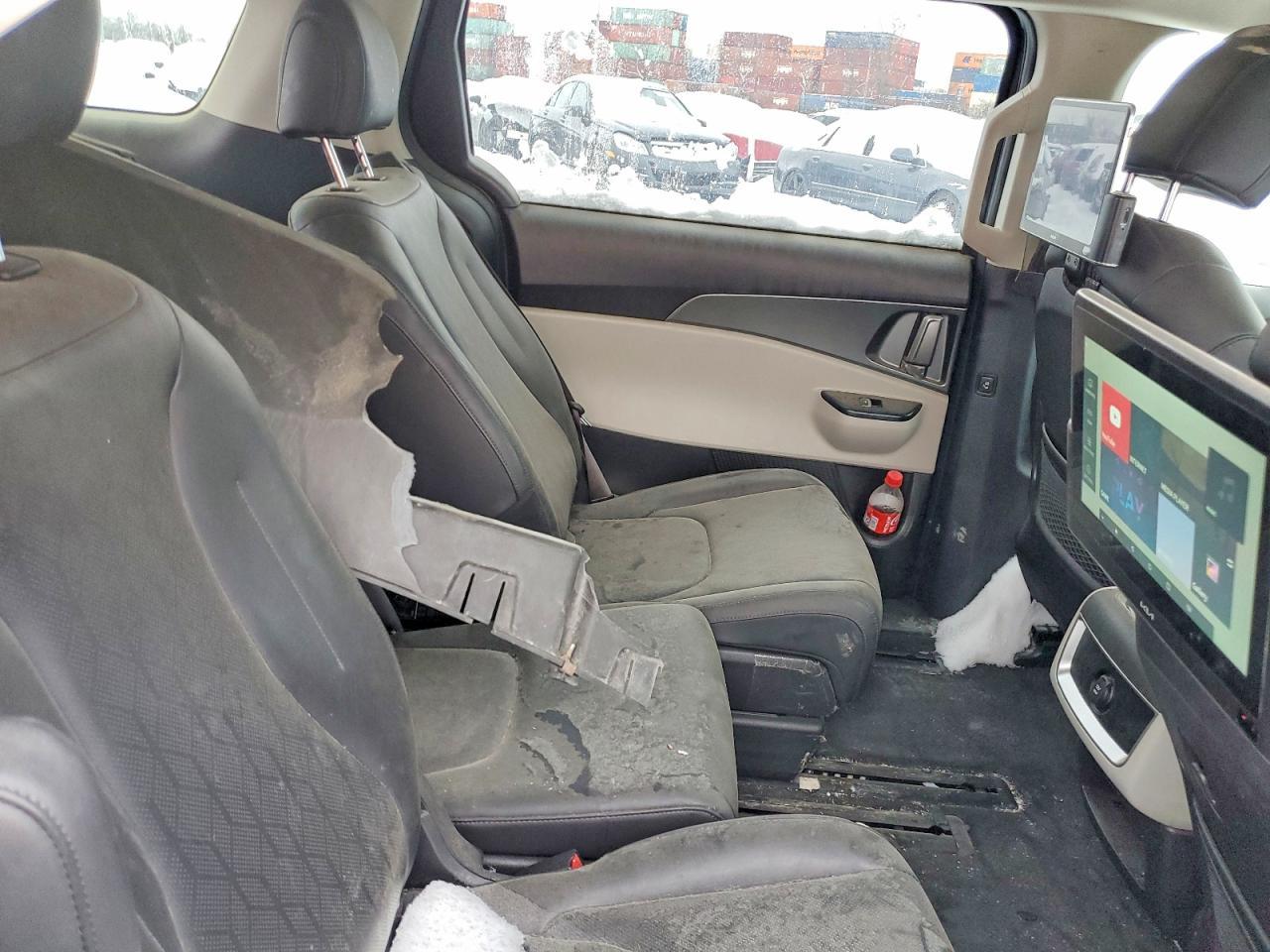 2024 KIA Carnival lx