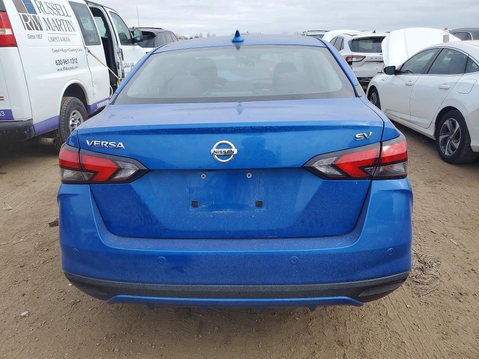 2021 Nissan Versa sv