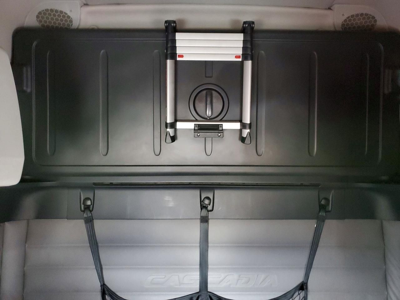 2019 Freightliner Cascadia 1-Semi Truck