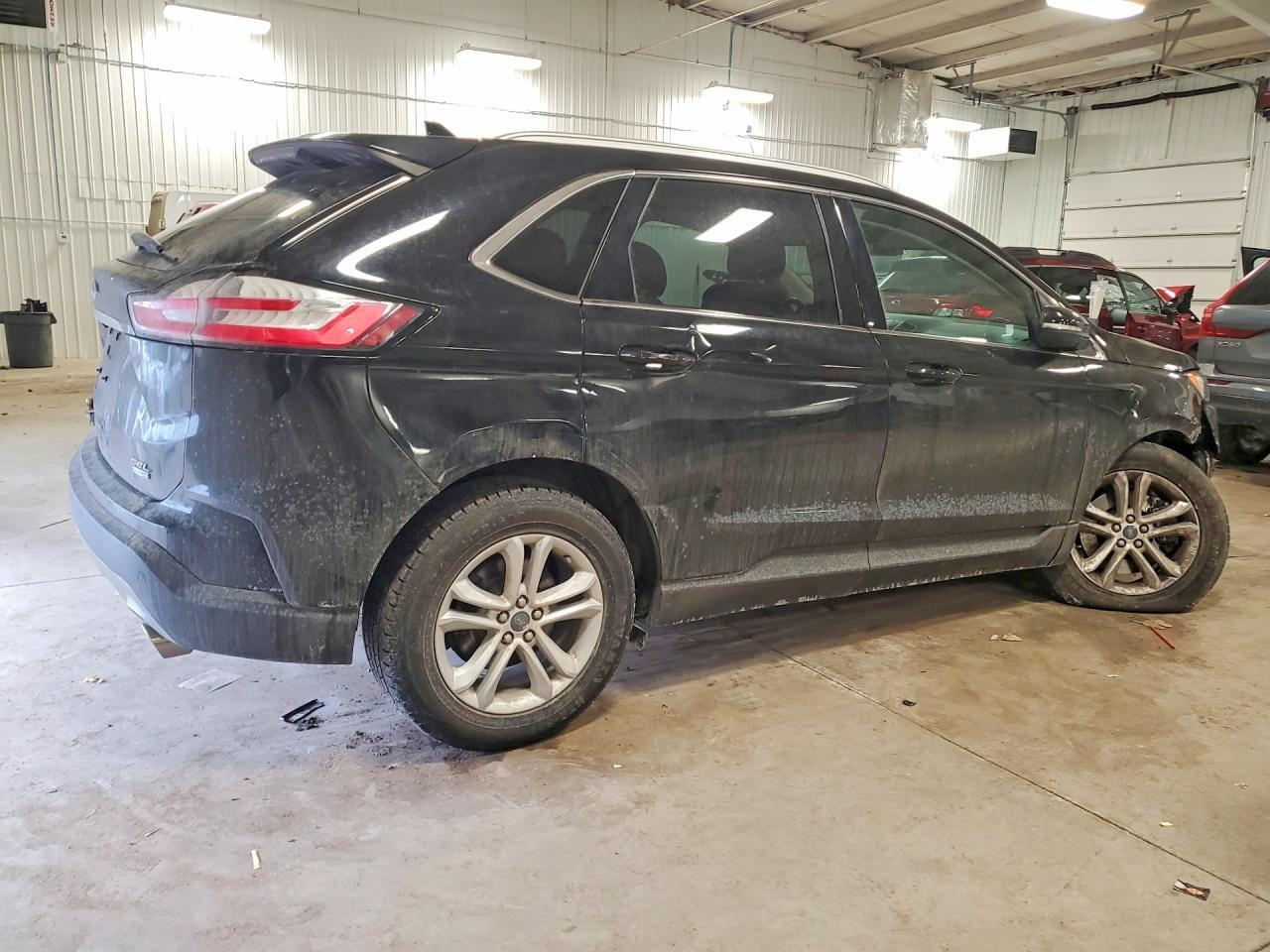 2019 Ford Edge sel