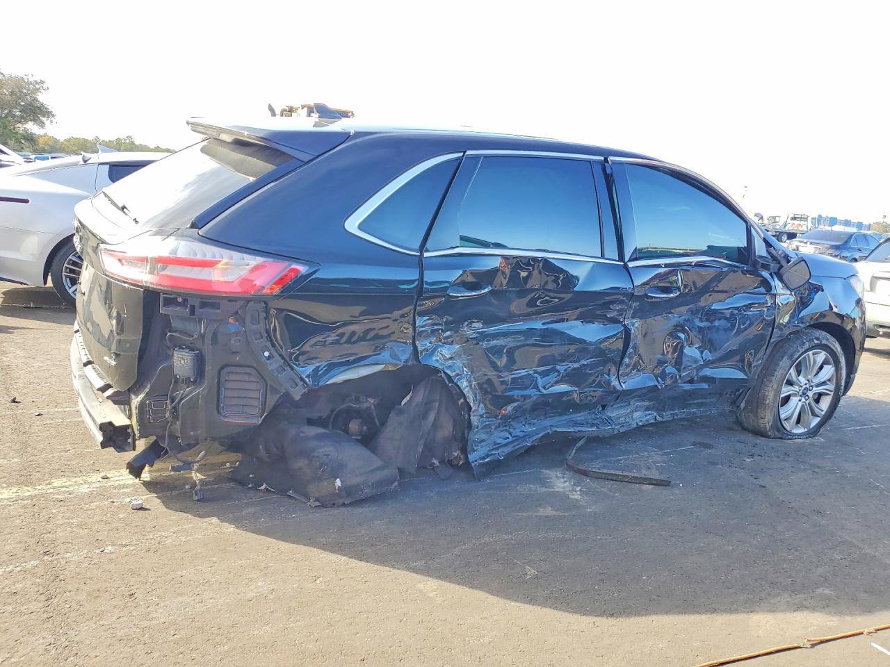 2022 Ford Edge Titanium