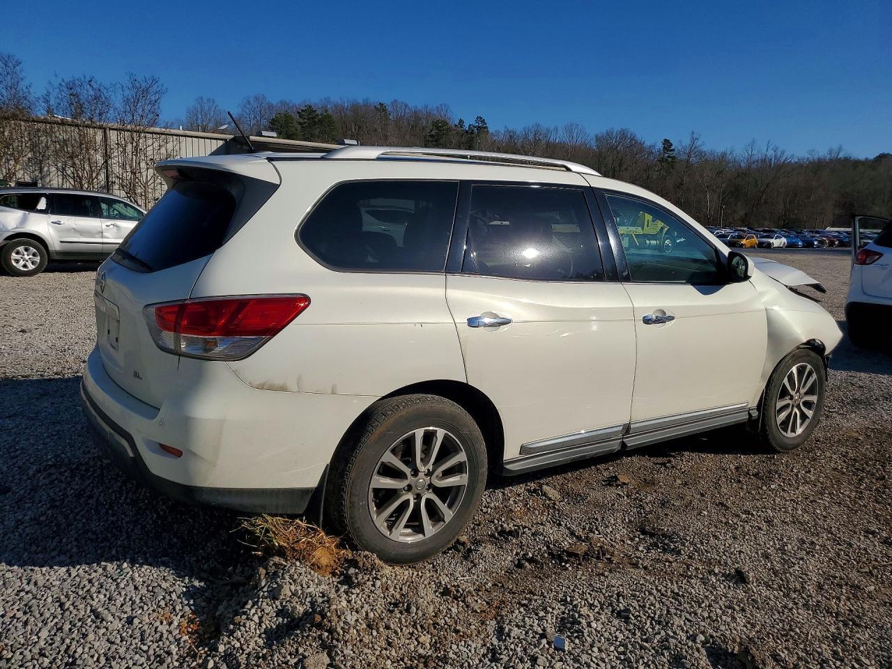2014 Nissan Pathfinder s