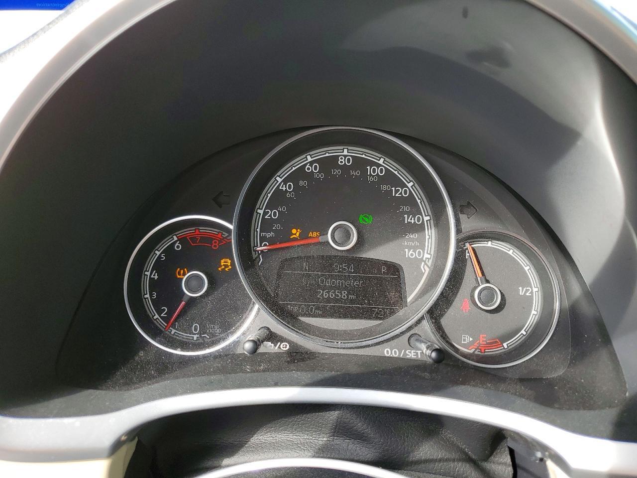 2019 Volkswagen Beetle s