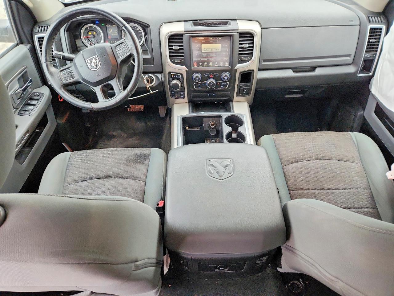 2015 Dodge RAM 1500 SLT