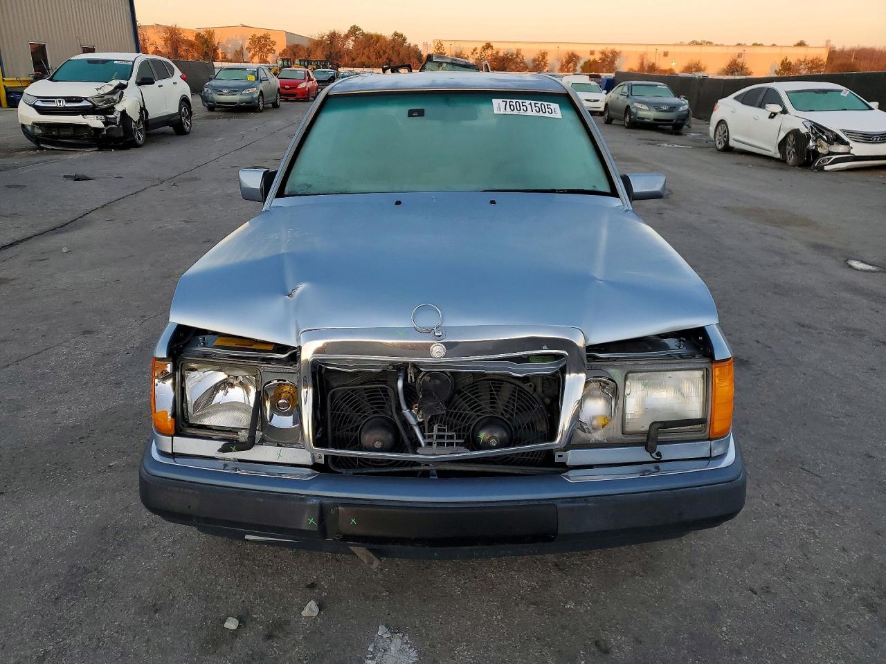 1992 Mercedes-Benz 400 e