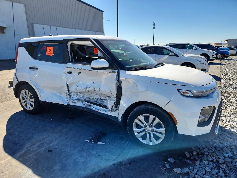 2022 KIA Soul lx
