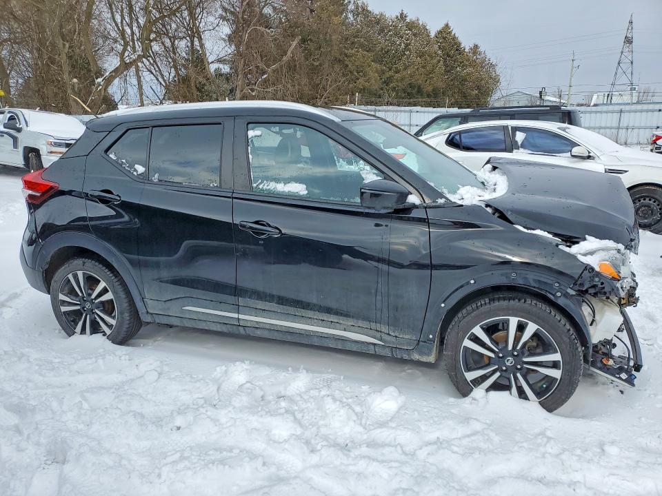 2019 Nissan Kicks s
