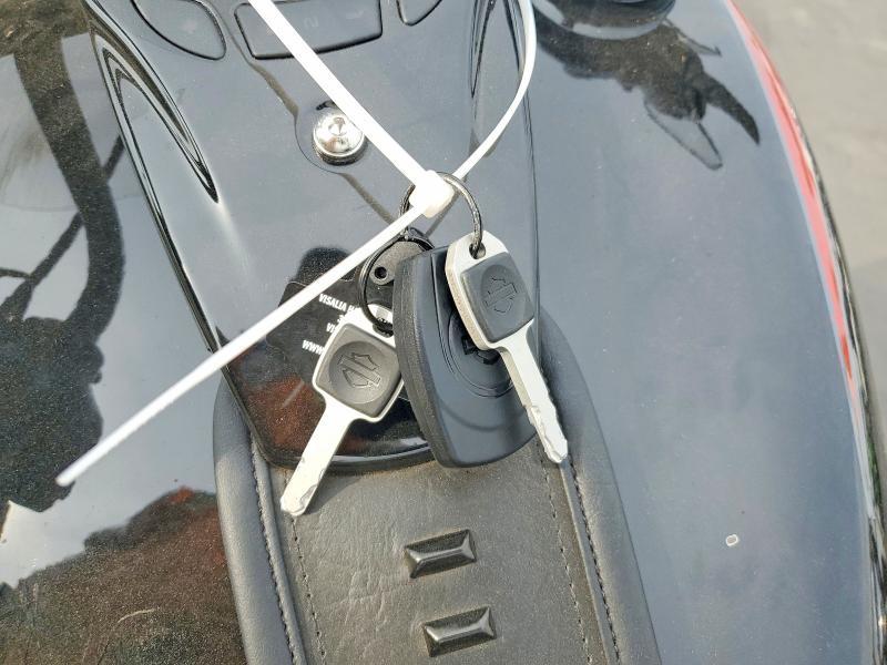 2025 Harley-Davidson Flhc