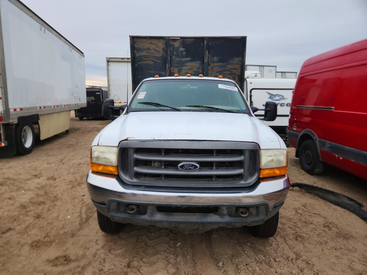 2000 Ford F450 Super Duty Flatbed Truck
