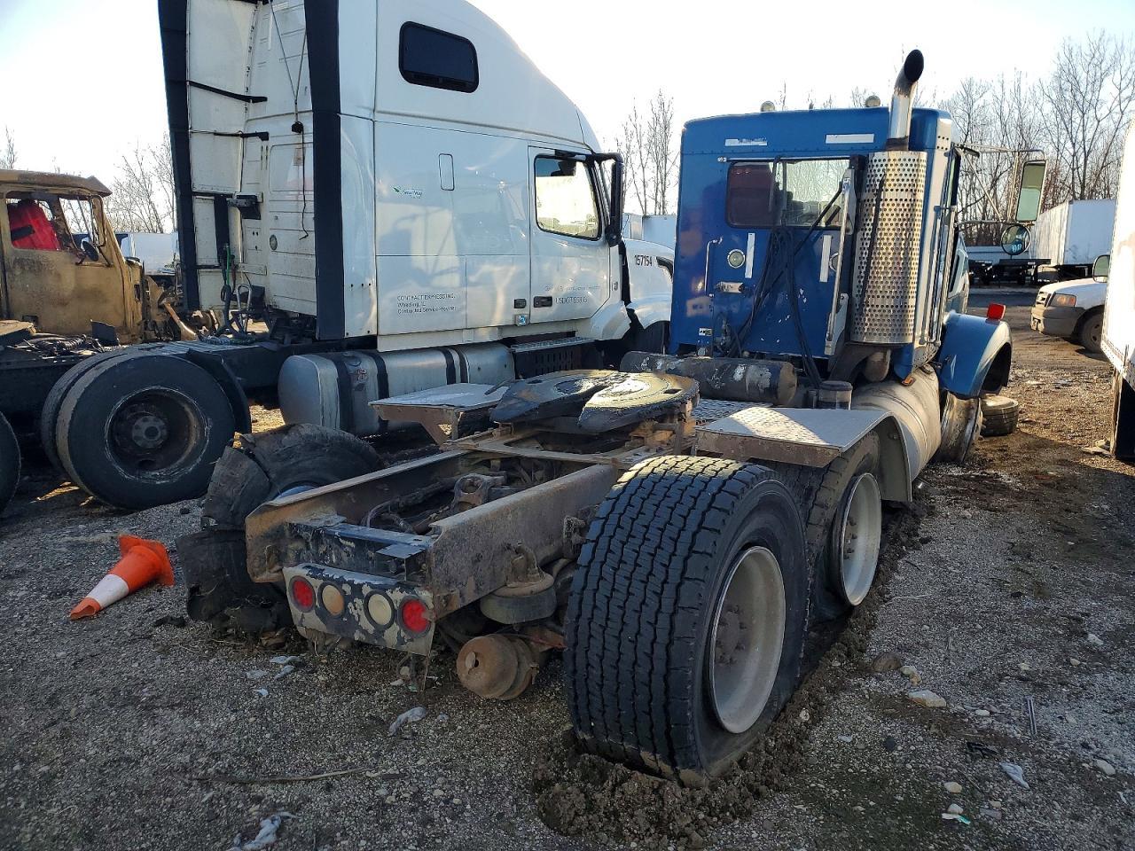 2007 Kenworth T880 Semi Truck