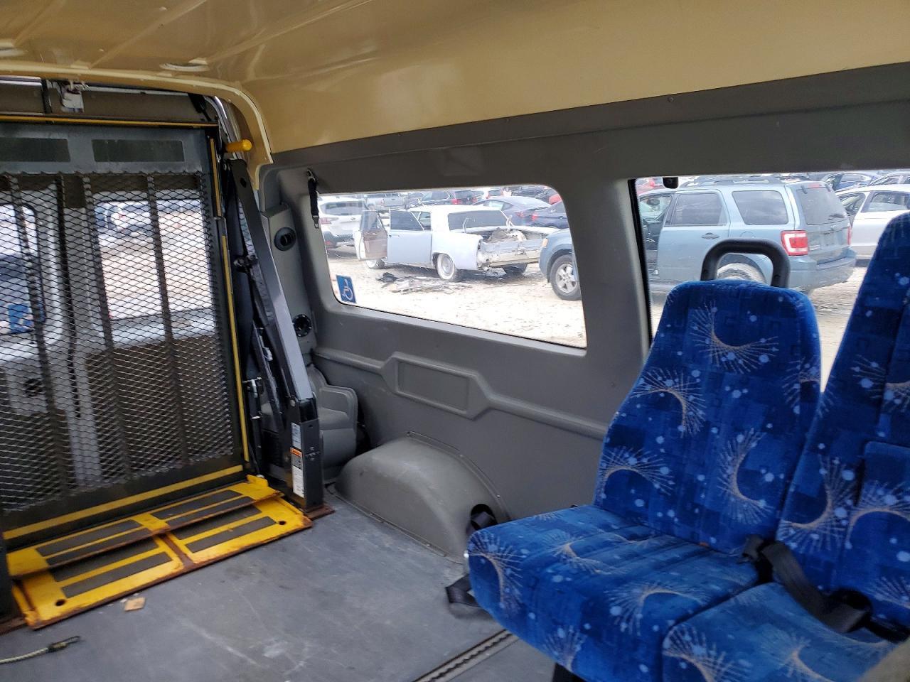 2008 Ford Econoline E150 van