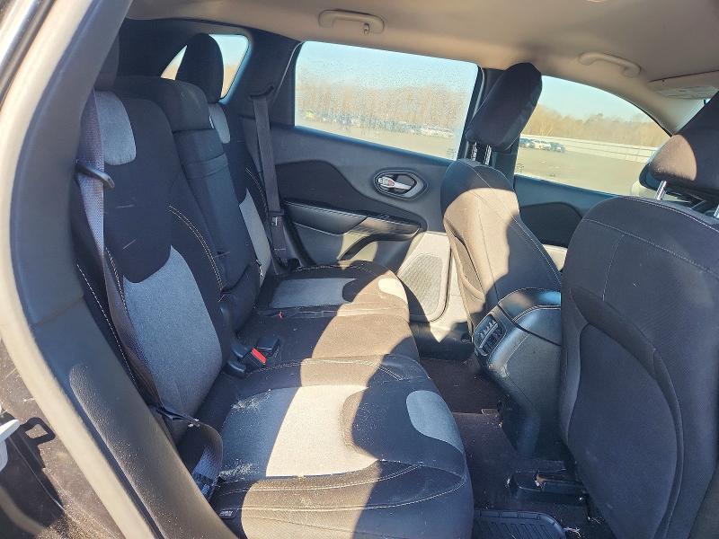 2016 Jeep Cherokee Sport