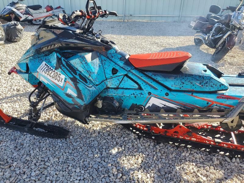 2022 Skidoo Summit 850 X 165