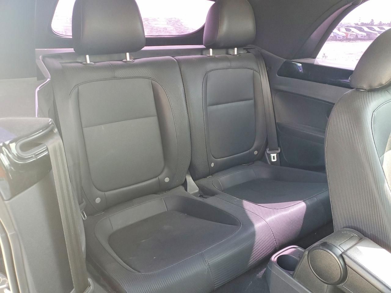 2018 Volkswagen Beetle s