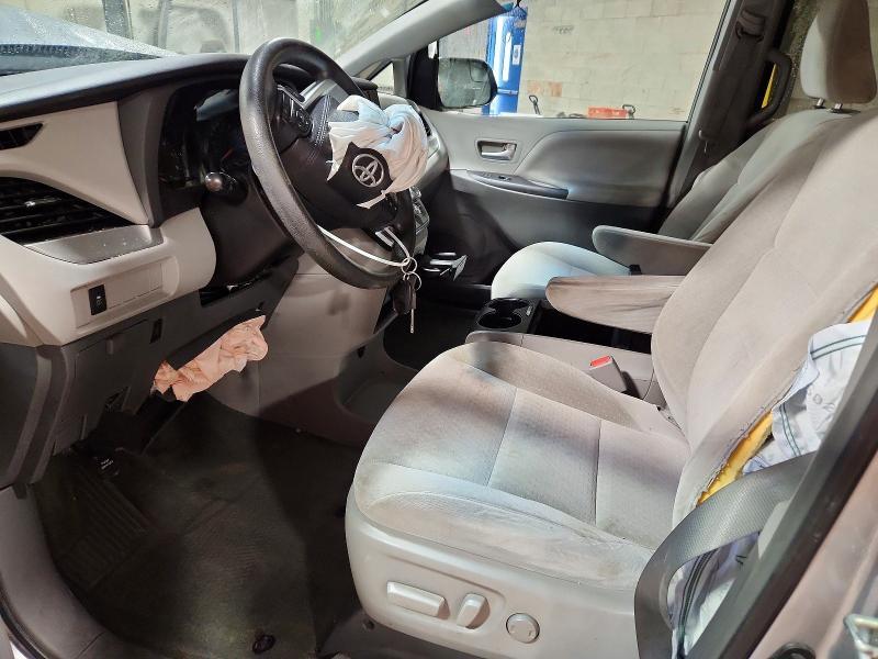 2015 Toyota Sienna le 8-passenger