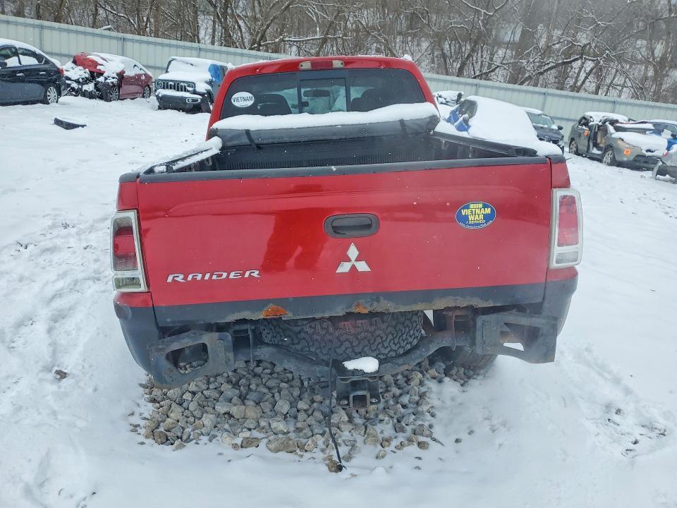 2006 Mitsubishi Raider Durocross