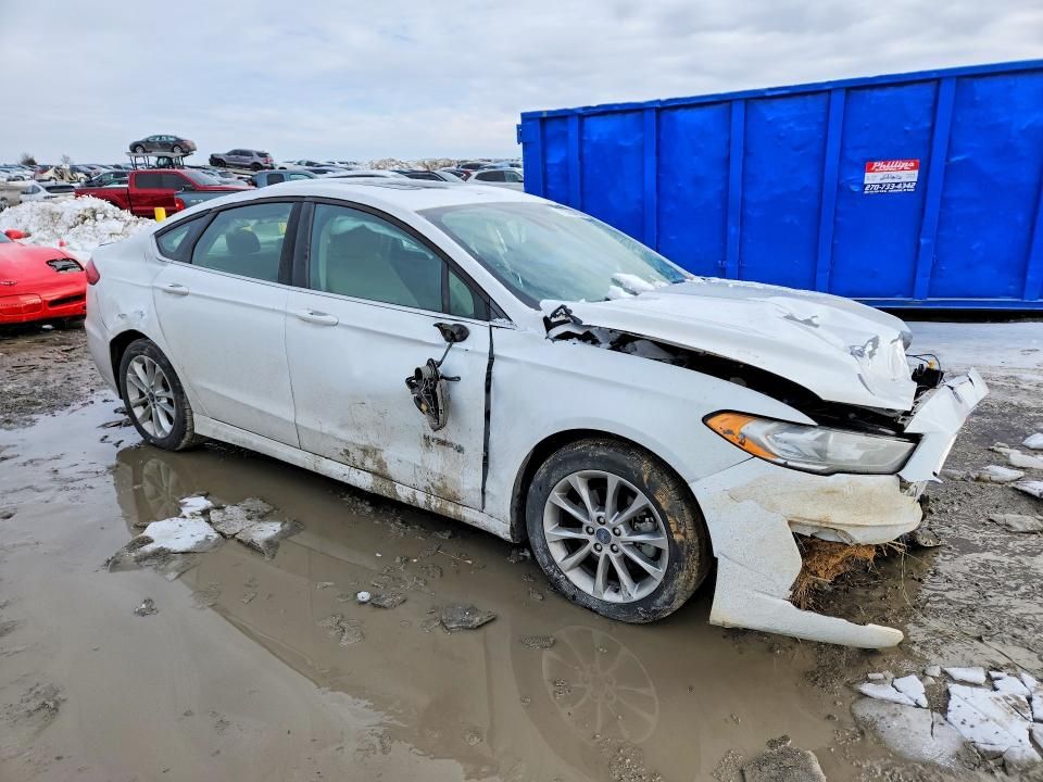 2019 Ford Fusion se