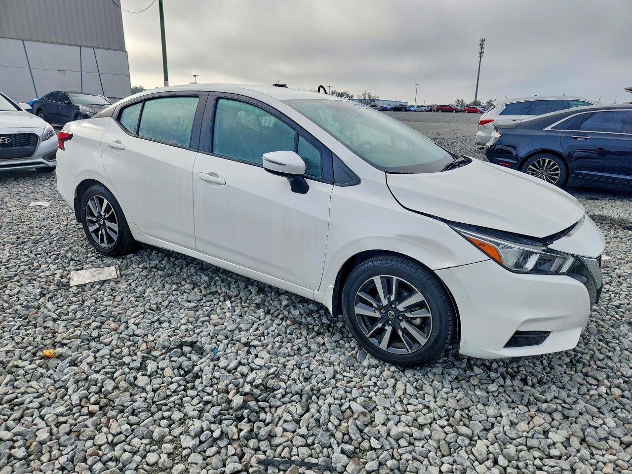 2021 Nissan Versa sv