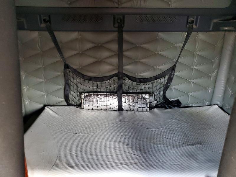 2016 Freigliner 2016 Freightliner Cascadia 1-semi Truck