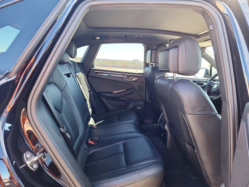 2022 Porsche Macan s