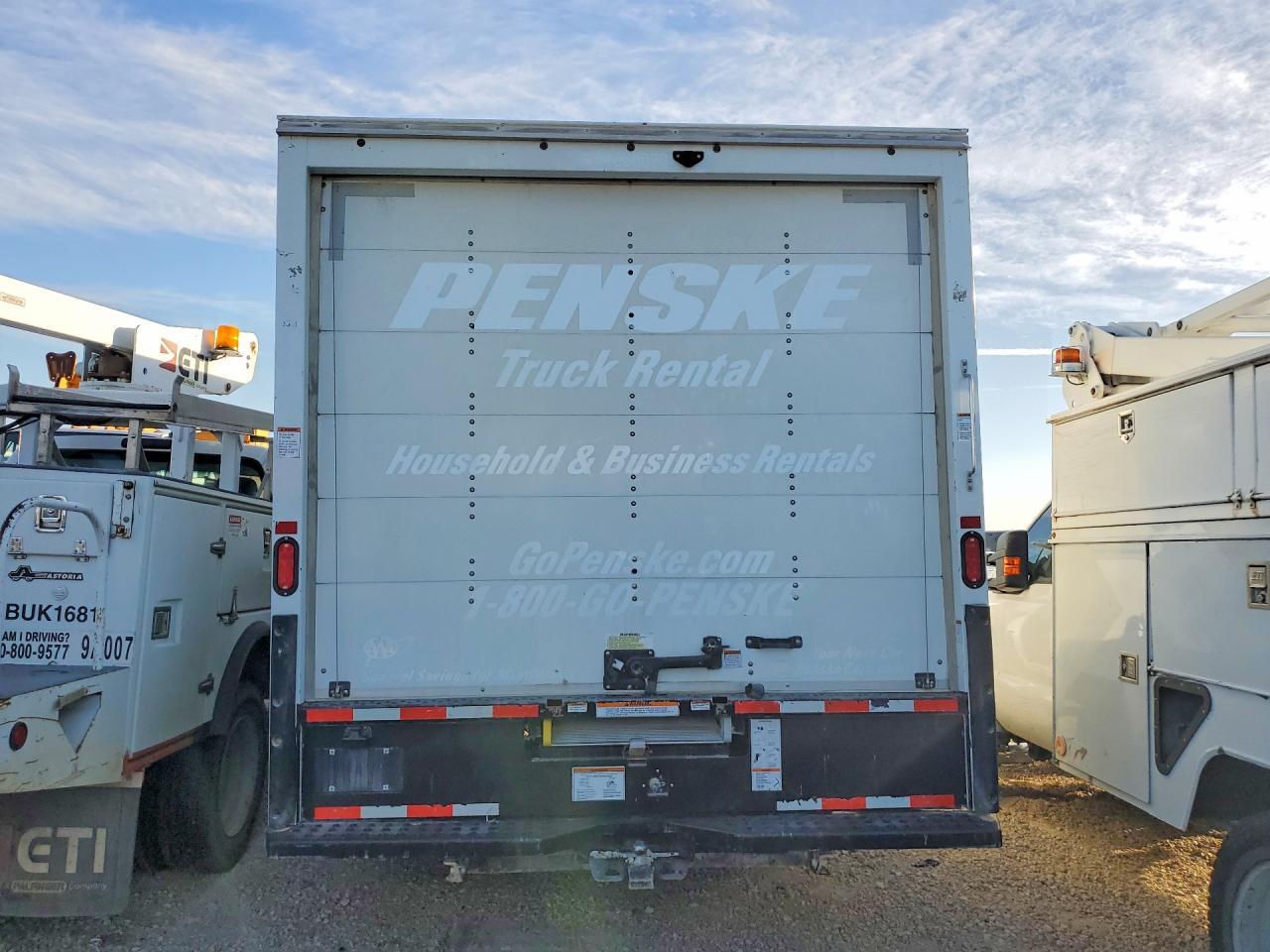 2022 GMC Savana BOX Truck