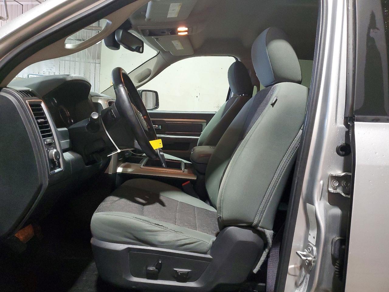 2015 Dodge Ram 1500 slt