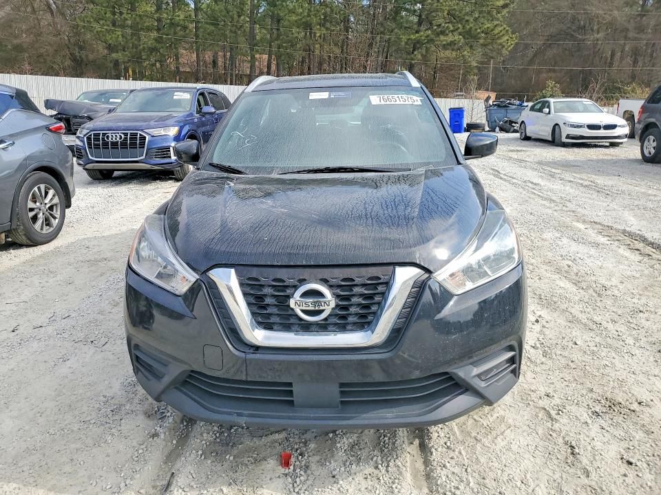 2020 Nissan Kicks sv