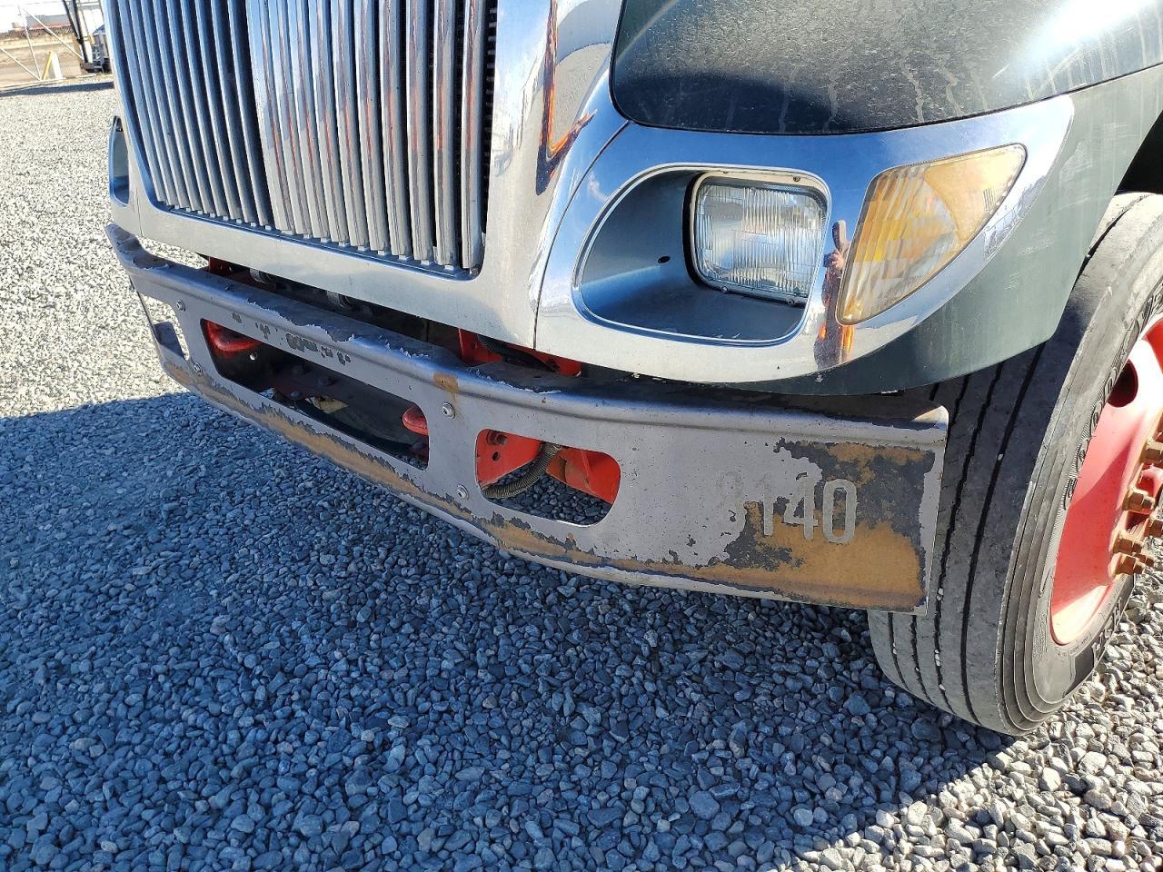 2006 International 7400 Semi Truck