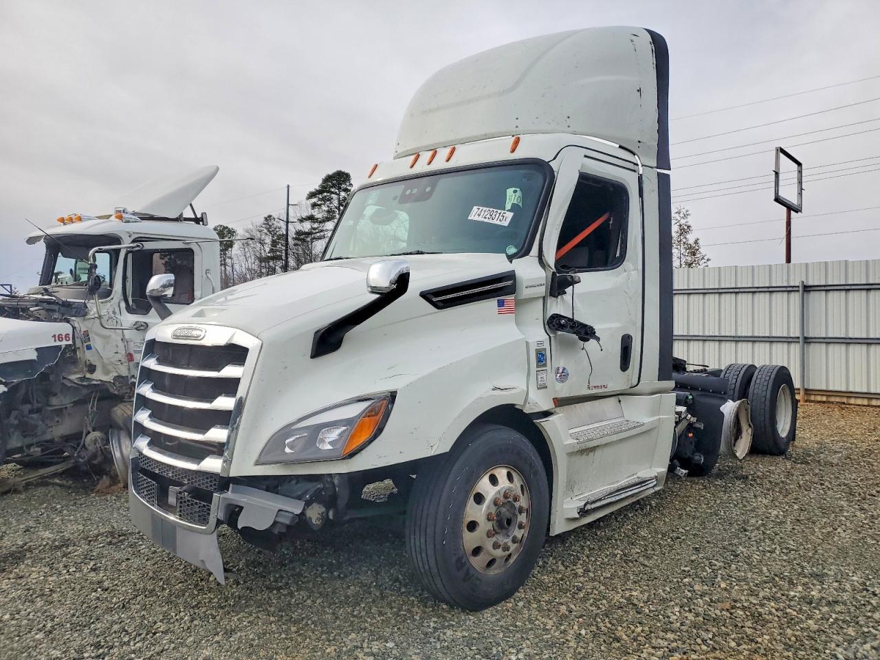 2021 Freigliner 2021 Freightliner Cascadia 126 Semi Truck