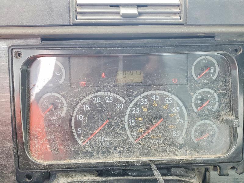 2009 Freightliner Columbia 120 Semi Truck